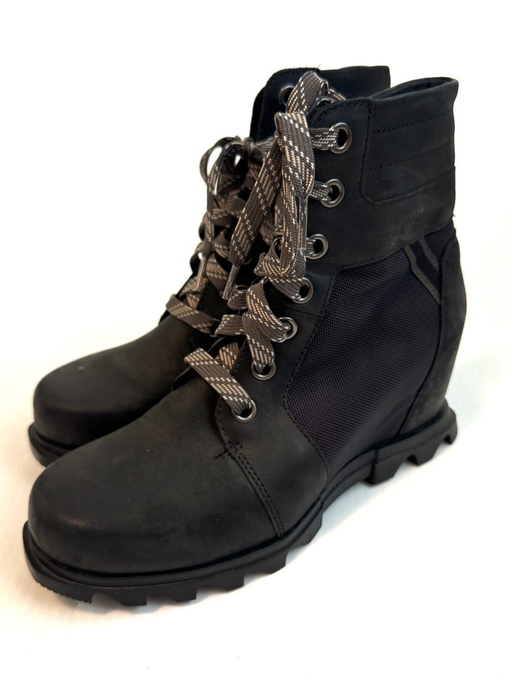 Sorel Joan of Artic III Lexie Women's Black Lace-Up Utility Ankle Boots wedge
